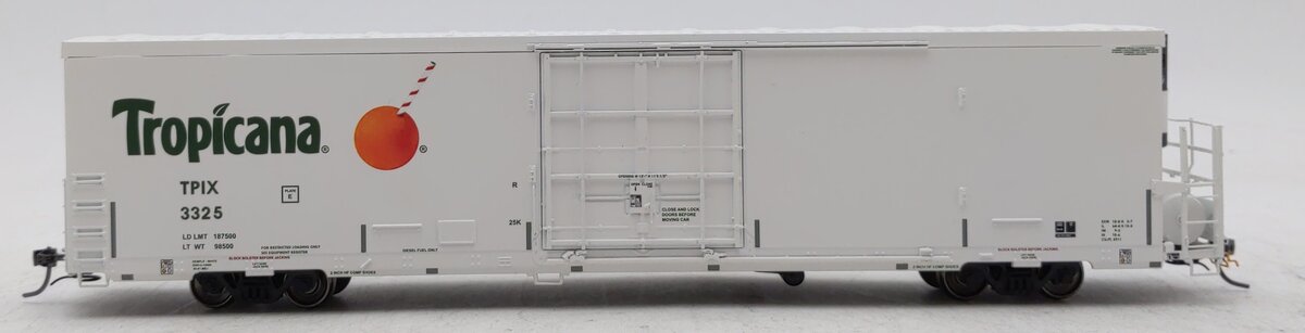 BLMA Models 52747 HO Scale Tropicana 64' Reefer #3325