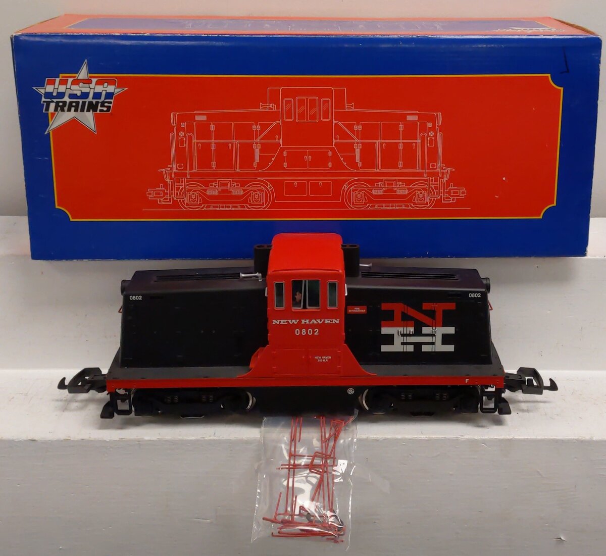 USA Trains 22153 G Gauge New Haven 44-Tonner Powered Diesel Locomotive #0802 EX/Box
