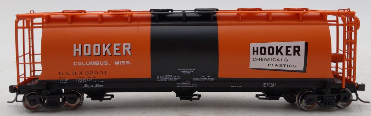 Atlas 20005779 HO Hooker Chemical 3-Bay Cylinder Hopper #32031