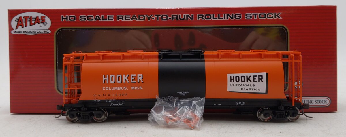 Atlas 20005777 HO Scale Hooker Chemical Road ACF 3-bay Cylindrical Hopper #31957