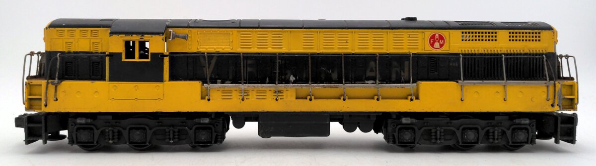 Lionel 2331 Vintage O Virginian FM Trainmaster Powered Diesel Locomotive VG