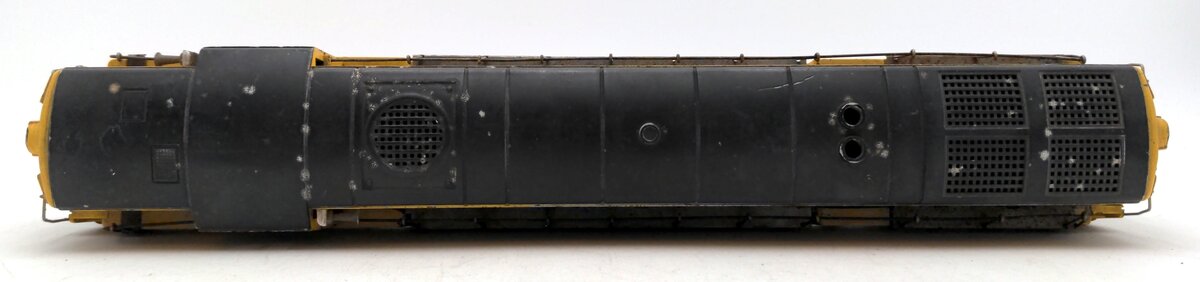 Lionel 2331 Vintage O Virginian FM Trainmaster Powered Diesel Locomotive VG