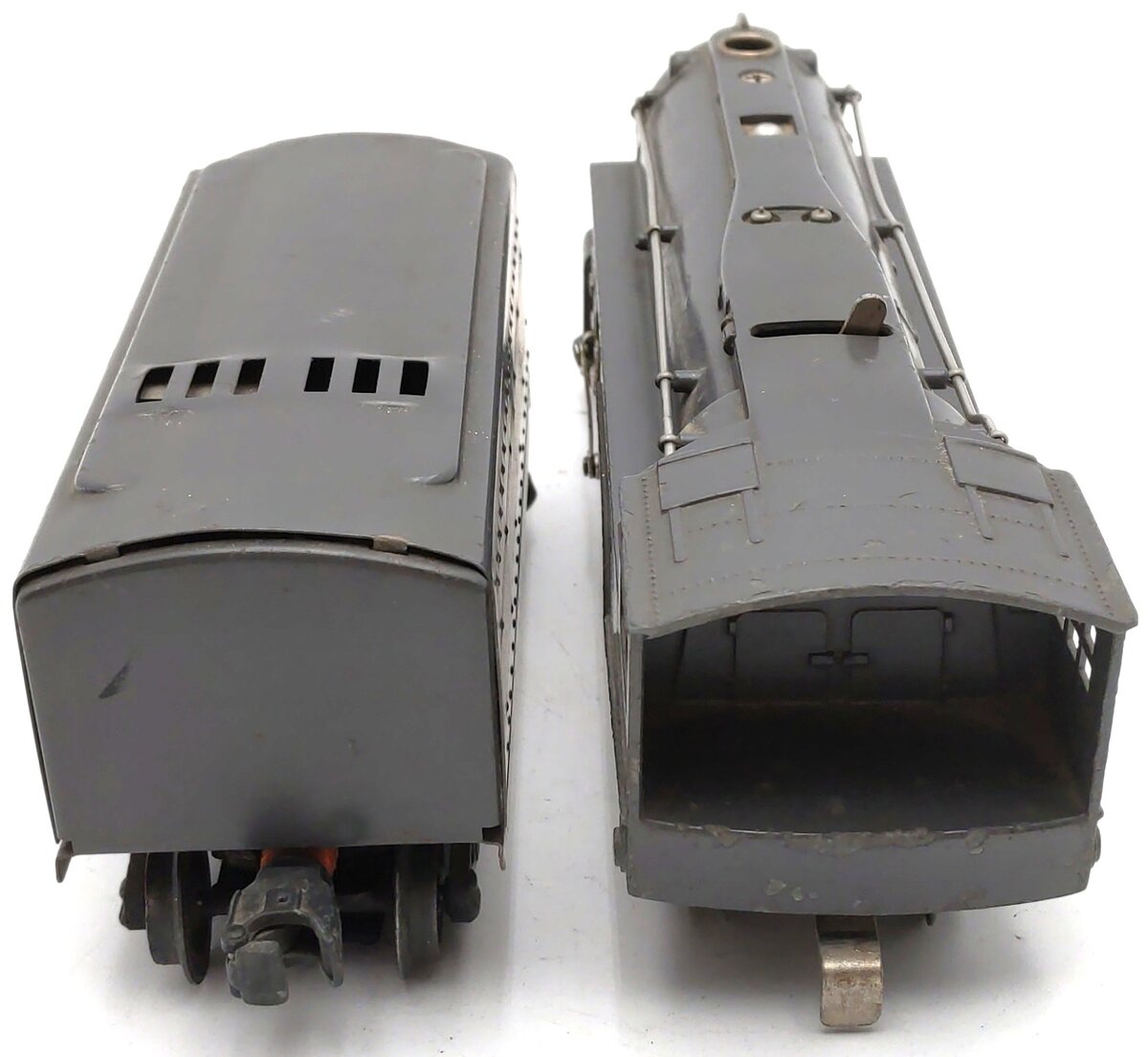 Lionel 221 Vintage O Gray NYC Dreyfuss 2-6-4 Steam Locomotive & Tender VG