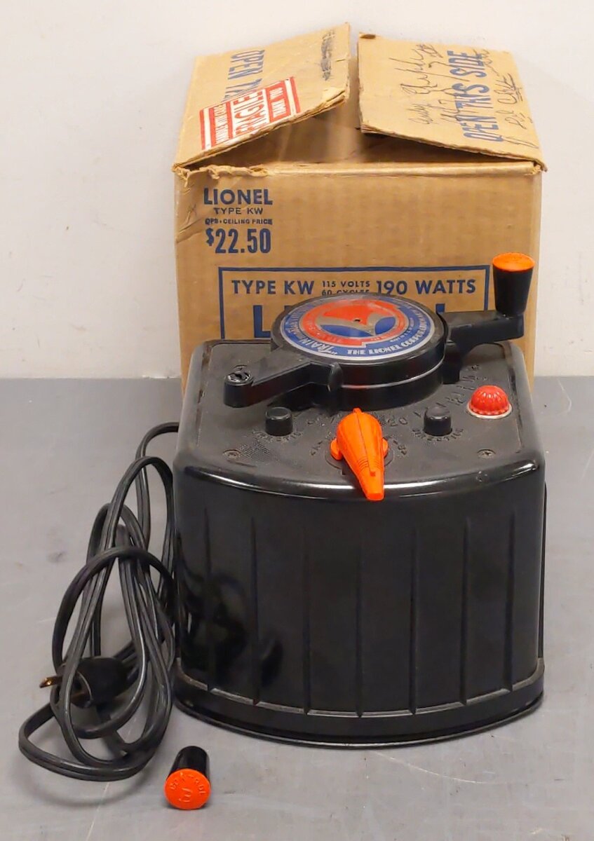 Lionel KW O Vintage Trainmaster 190 Watt Transformer with Whistle VG/Box