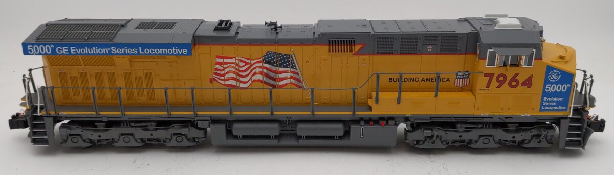 Lionel 1933321 O Union Pacific ES44AC Diesel Locomotive with Legacy #7964