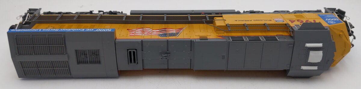 Lionel 1933321 O Union Pacific ES44AC Diesel Locomotive with Legacy #7964