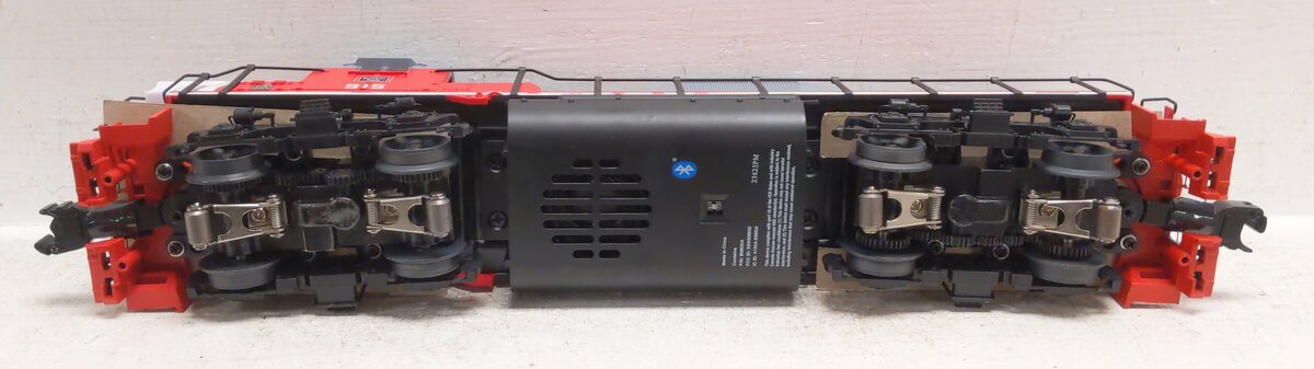Lionel 2333562 O Gauge CB&Q LEGACY GP20 Diesel Locomotive #915 NIB