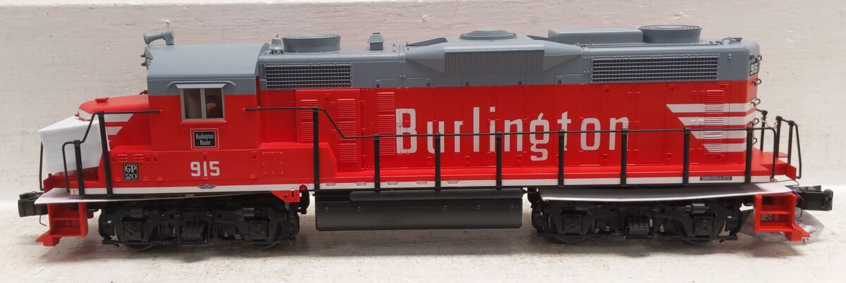 Lionel 2333562 O Gauge CB&Q LEGACY GP20 Diesel Locomotive #915 NIB