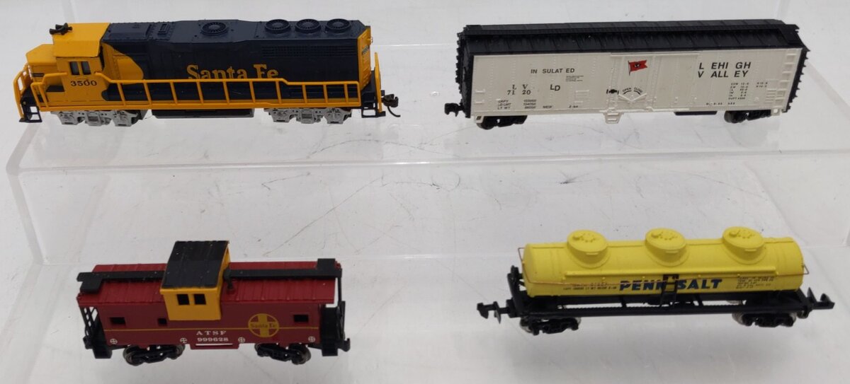 Bachmann 24013 N Scale Santa Fe Thunder Valley Diesel Starter Freight Train Set EX/Box
