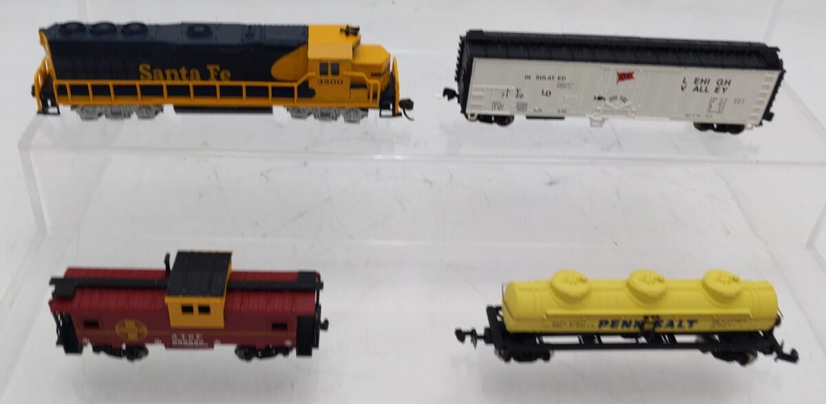 Bachmann 24013 N Scale Santa Fe Thunder Valley Diesel Starter Freight Train Set EX/Box