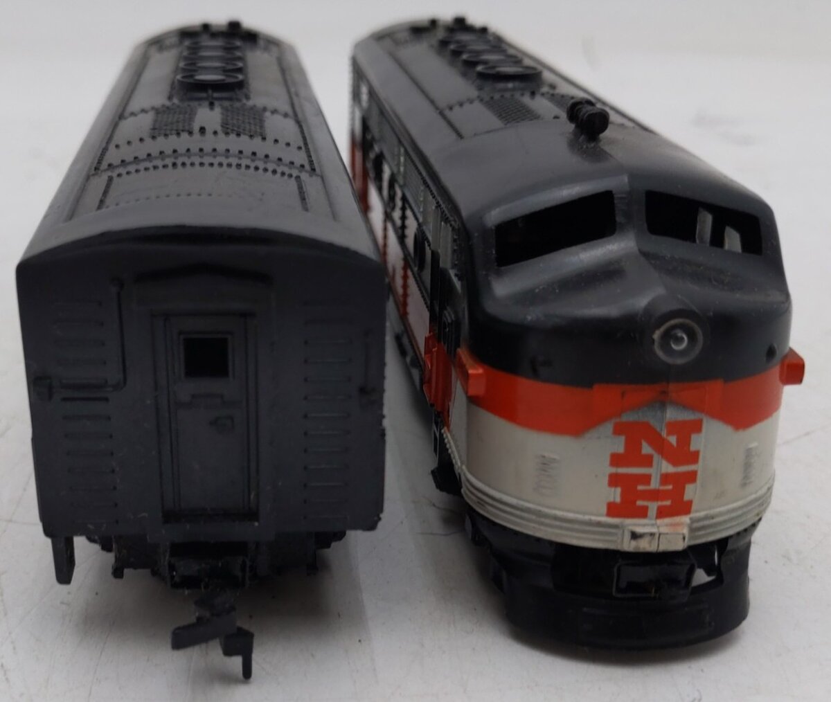 Marx 370 Vintage HO Scale New Haven F7 AB Diesel Locomotive Set EX