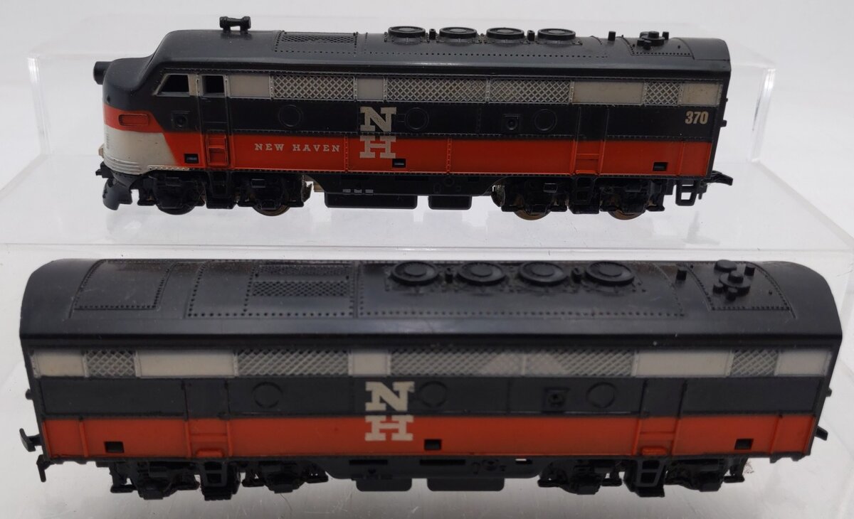 Marx 370 Vintage HO Scale New Haven F7 AB Diesel Locomotive Set EX