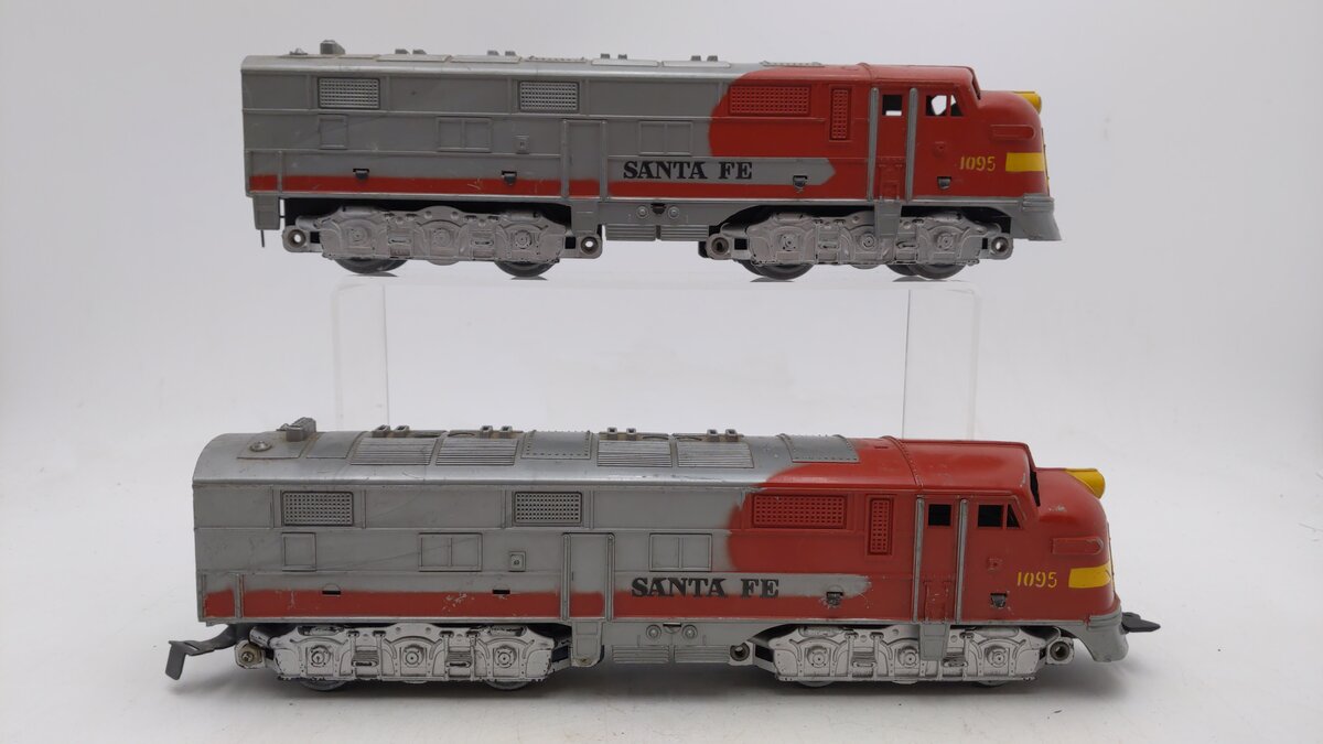 Marx 1095 Vintage O Santa Fe AA Diesel Locomotives VG