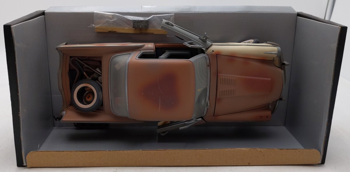 Motor City 81005 1:16 Scale Die Cast Broken Down Golden Hawk Classic Car Model EX/Box