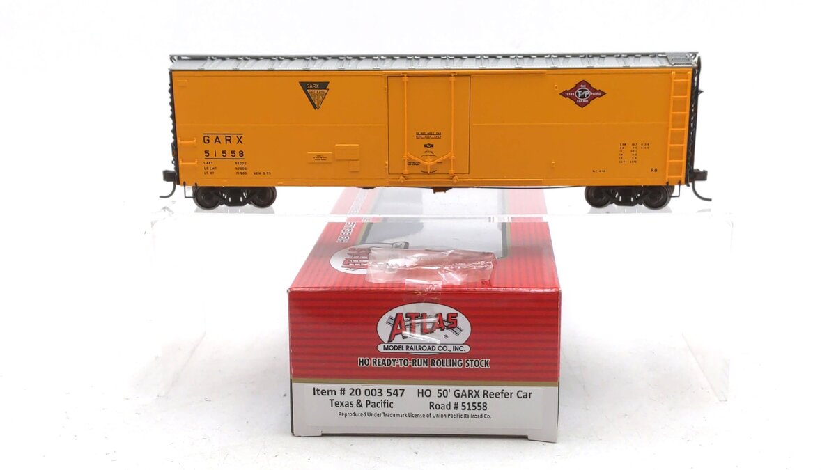 Atlas 20003547 HO Scale Texas & Pacific 50’ GARX Reefer Car #51558