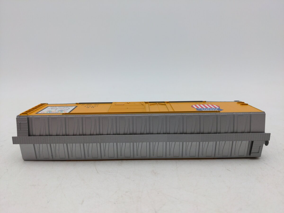Accurail 82032 HO Union Pacific 50' AAR Combo Door Steel Box Car #165479