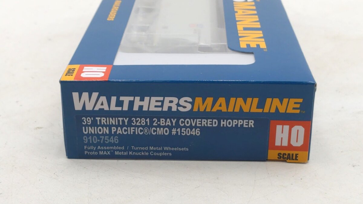 Walthers 910-7546 HO Scale Union Pacific 39' Trinity 3281 Covered Hopper #15046