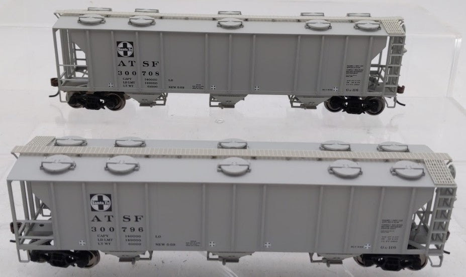 Walthers 932-27951 HO ATSF PS-2 2893 Cu Ft Covered Hopper Cars (Pack of 2)