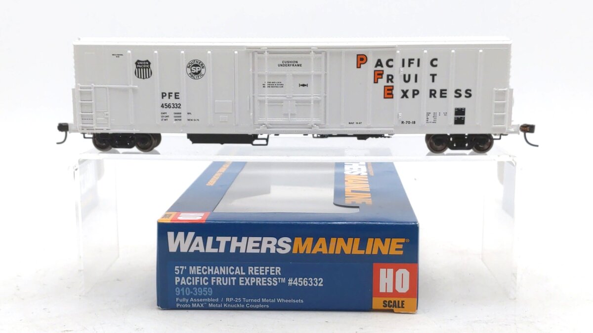 Walthers 910-3959 HO Pacific Fruit Express 57' Mechanical Reefer #456332