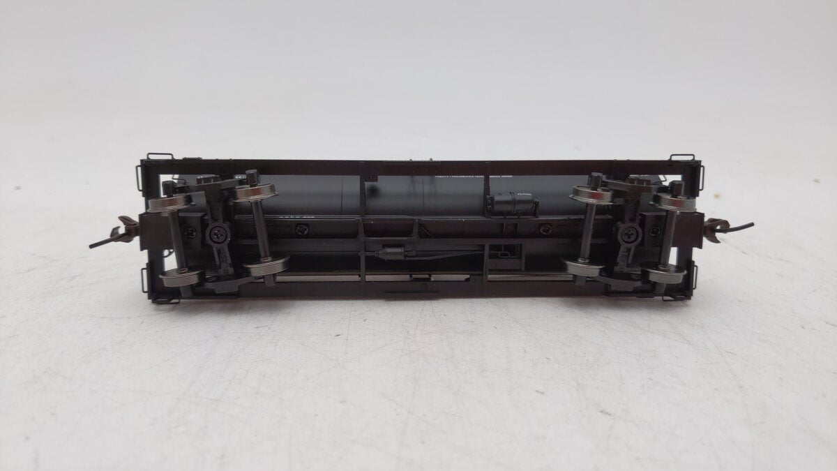 Atlas 20003735 HO Gas-Oil Products 11,000-Gallon Tank Car without Platform #202