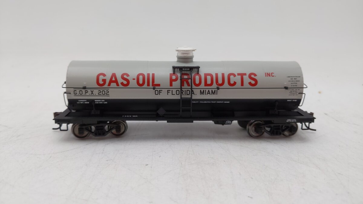 Atlas 20003735 HO Gas-Oil Products 11,000-Gallon Tank Car without Platform #202