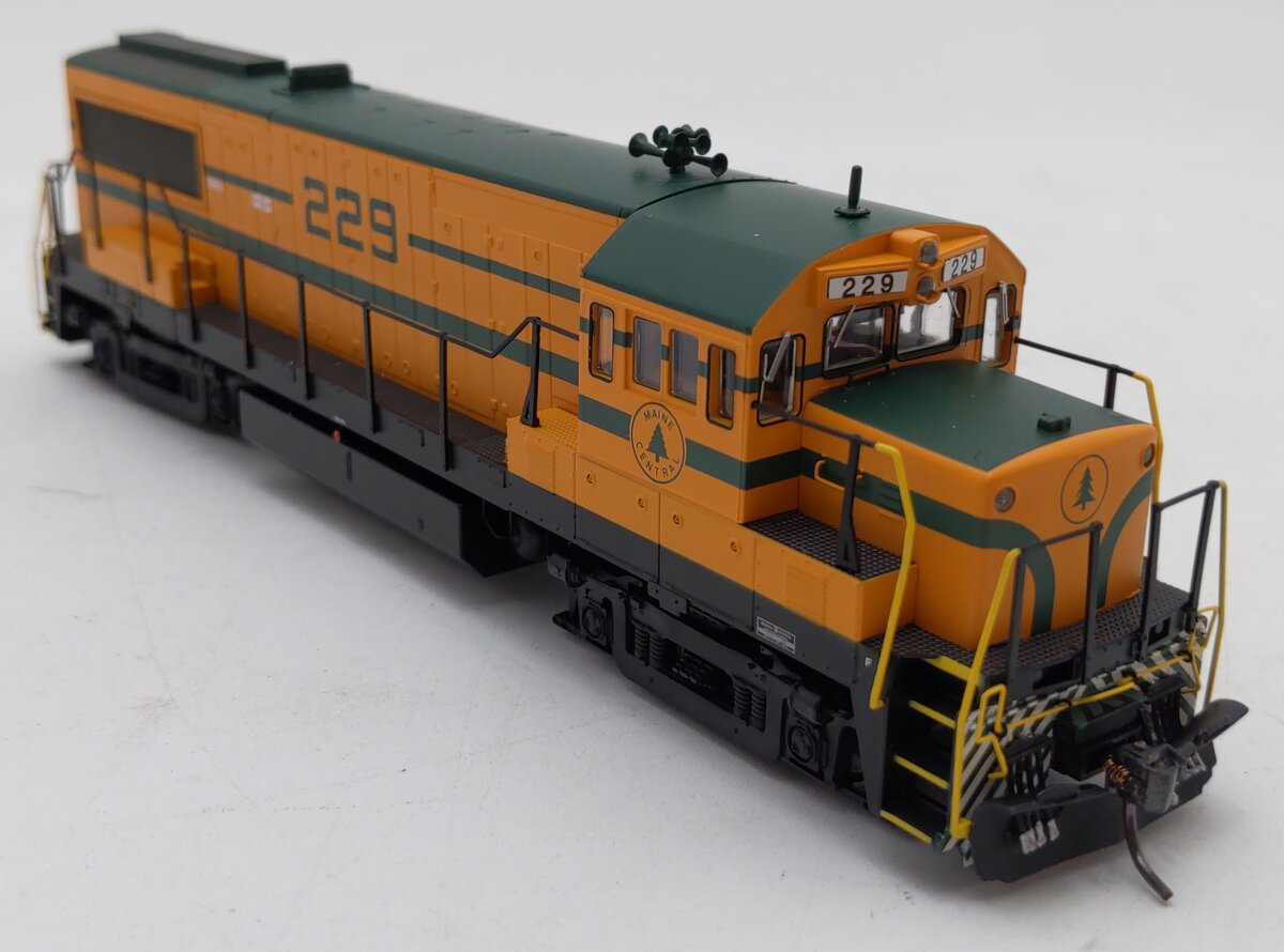 Bowser 23822 HO Maine Central GE U25B Diesel #229 with LokSound & DCC