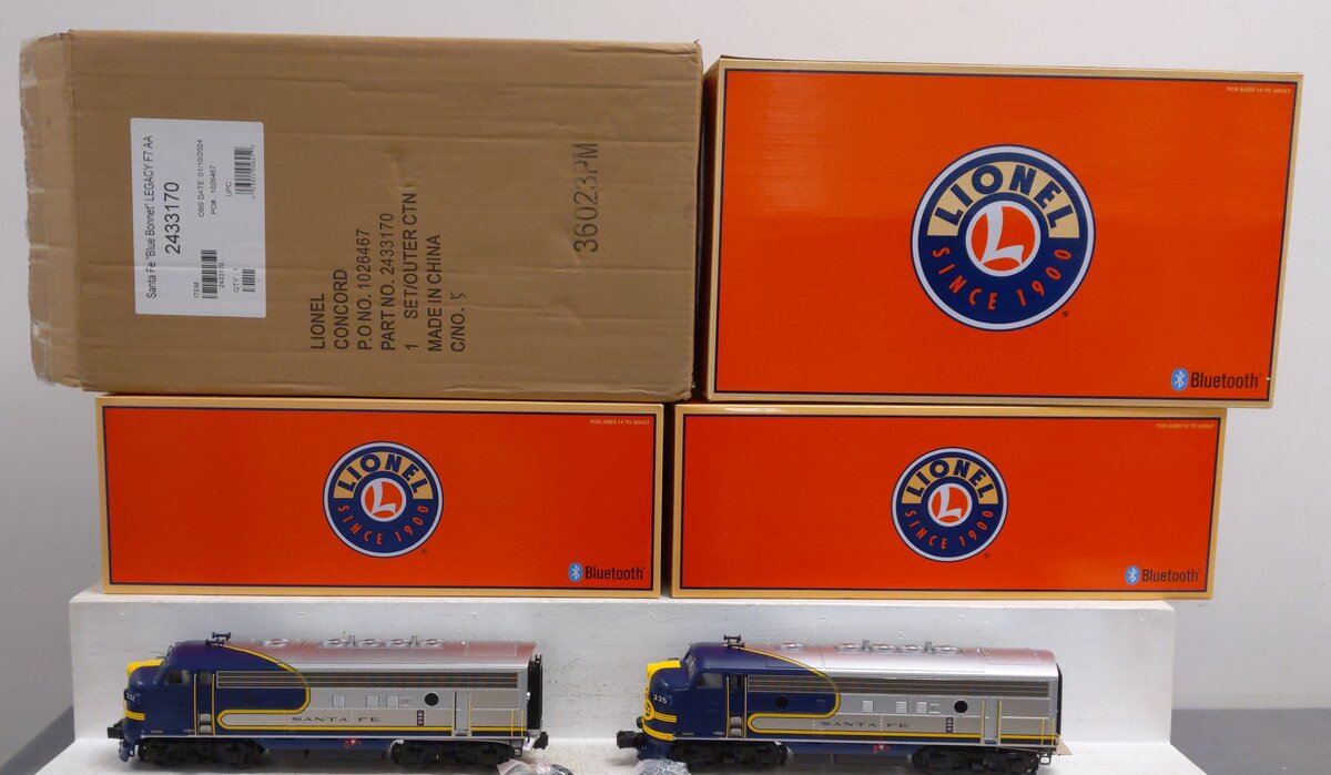 Lionel 2433170 O Santa Fe Legacy F7 AA Diesel Locomotive Set #332,#335