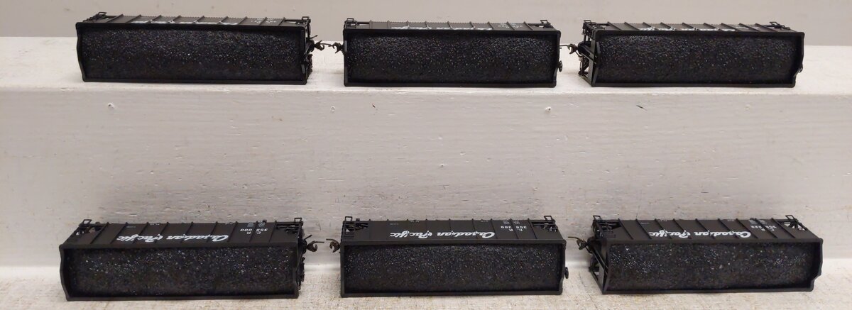 Broadway Limited 1612 HO Canadian Pacific H2a 3-Bay Hopper, AssembLed (6)