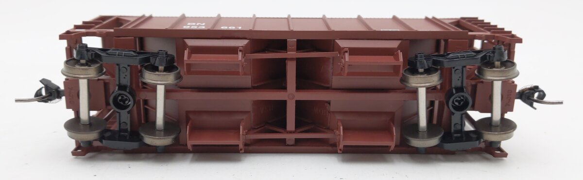 Bowser 42788 HO Scale Burlington Northern 70 Ton 2-Bay Ballast Hopper #953661