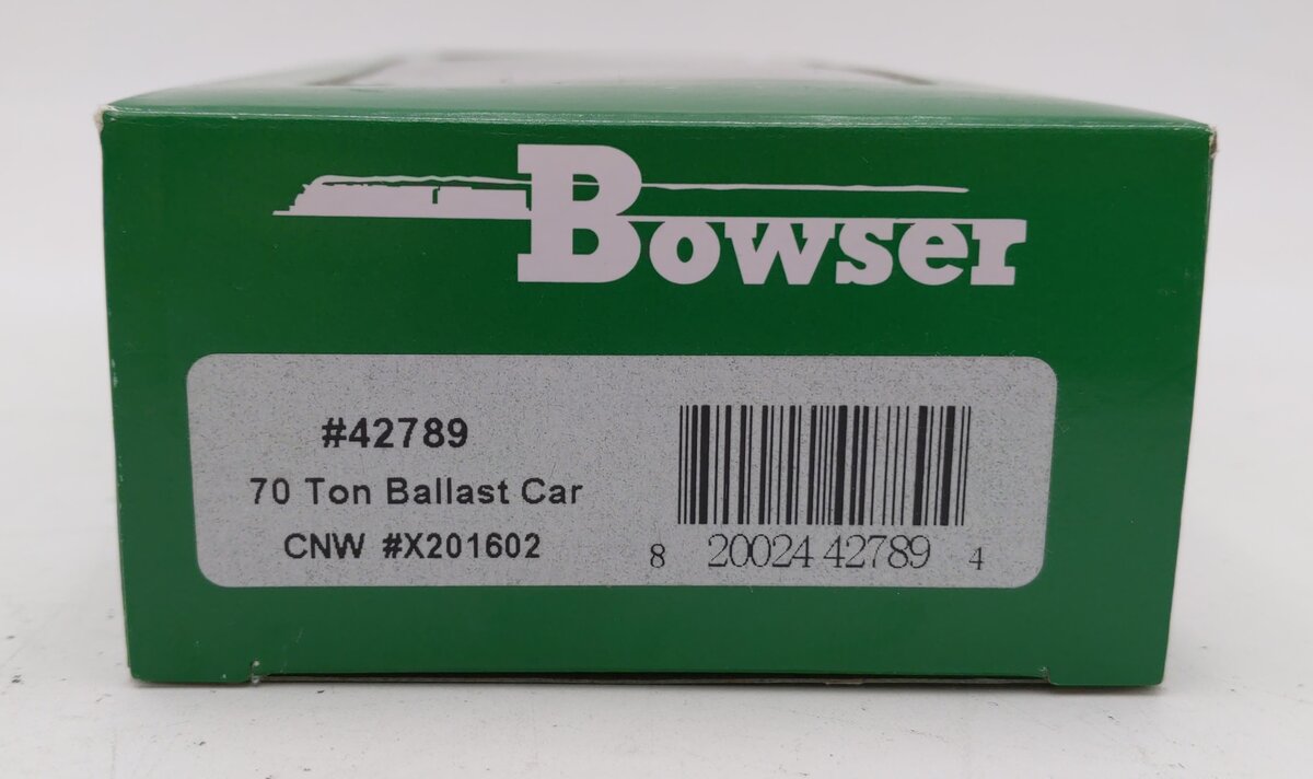 Bowser 42789 HO CNW 70 Ton 2-Bay Covered Ballast Hopper w/ Side Chutes #X201602
