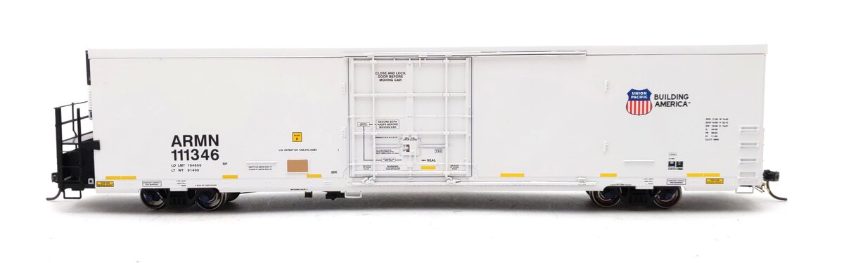 BLMA Models 52017 HO Scale Union Pacific/ARMN Trinity 64' Reefer Car #111346 LN/Box