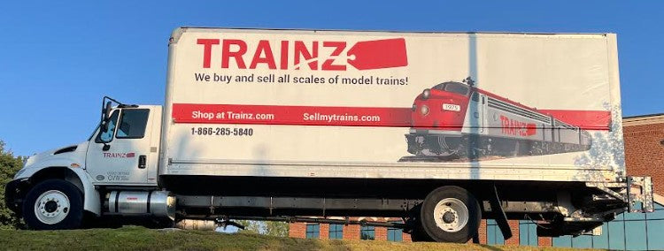 New-Ray SS-15903 1:43 Scale International 4200 Long Haul TRAINZ.com Box Truck