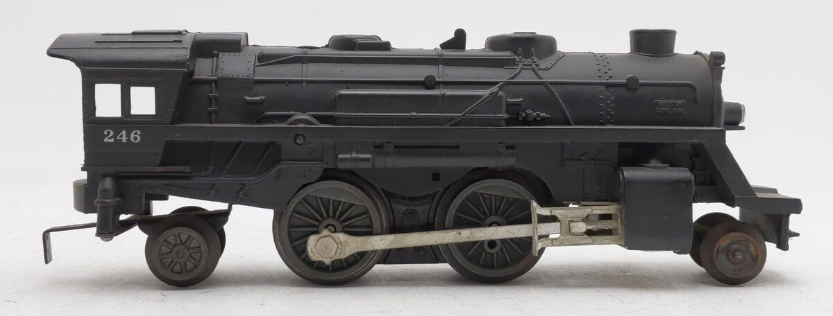 Lionel 246 Vintage O 2-4-2 Plastic Scout Steam Locomotive VG/Box