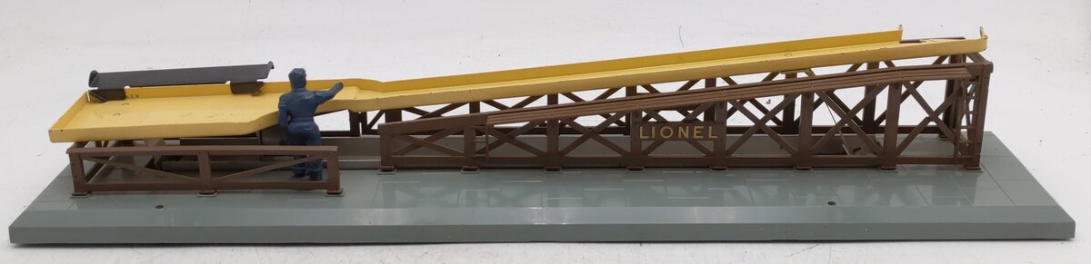 Lionel 362 Vintage O Operating Barrel Loader Ramp without Barrels VG/Box