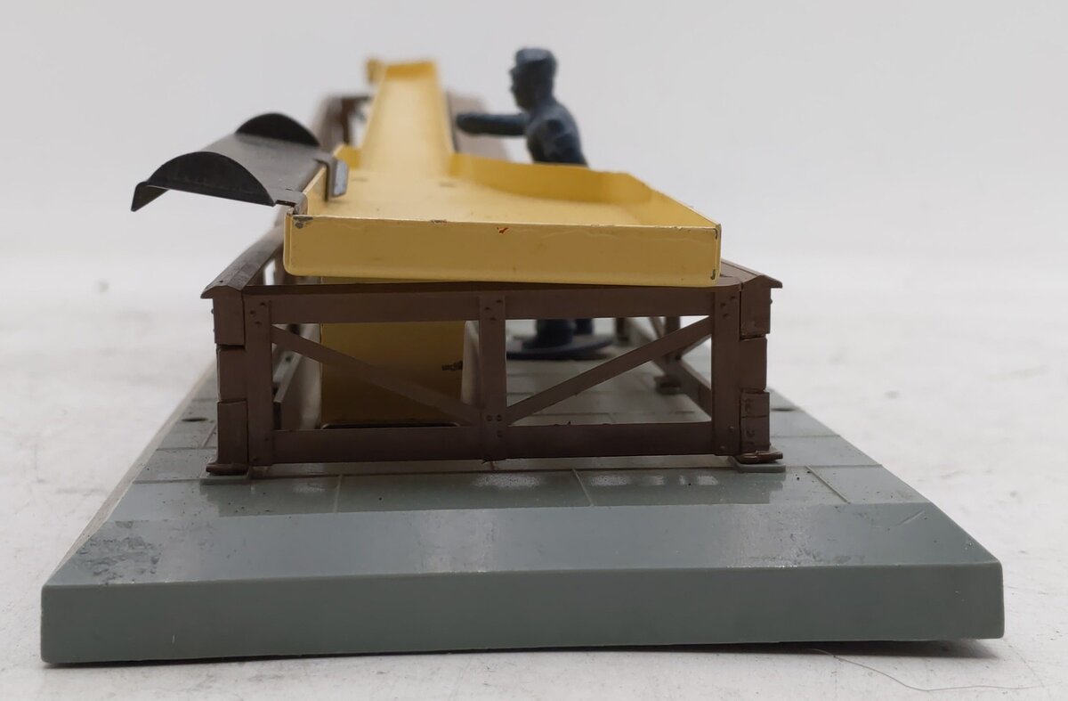 Lionel 362 Vintage O Operating Barrel Loader Ramp without Barrels VG/Box