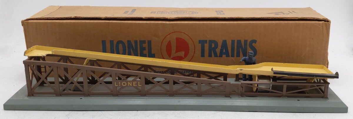 Lionel 362 Vintage O Operating Barrel Loader Ramp without Barrels VG/Box