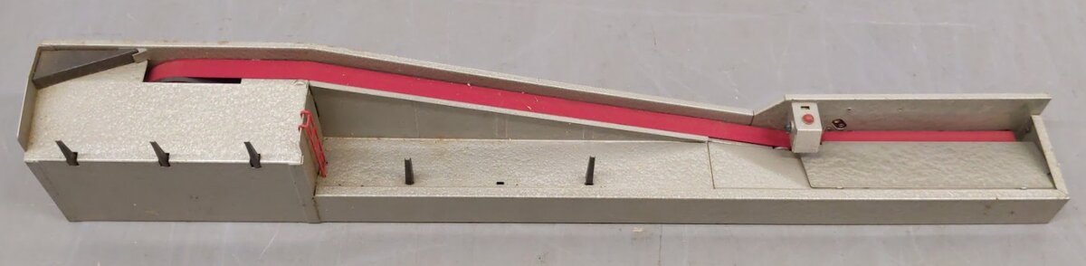 Lionel 364 Vintage O Operating Belt Log Loader VG/Box