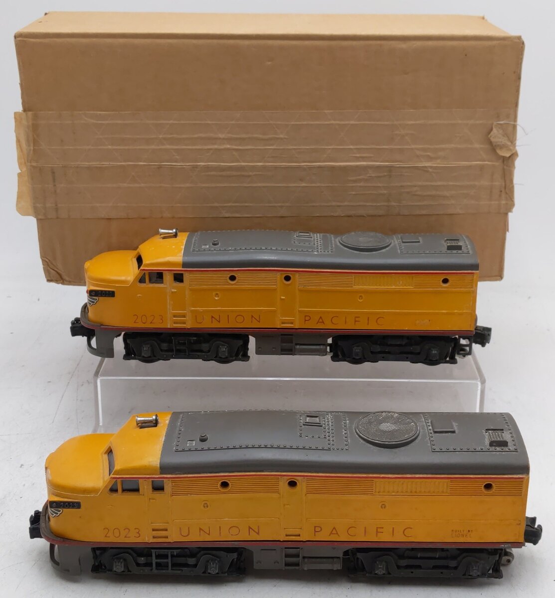 Lionel 2023 Vintage O Union Pacific Alco AA Diesel Locomotive Set VG/Box