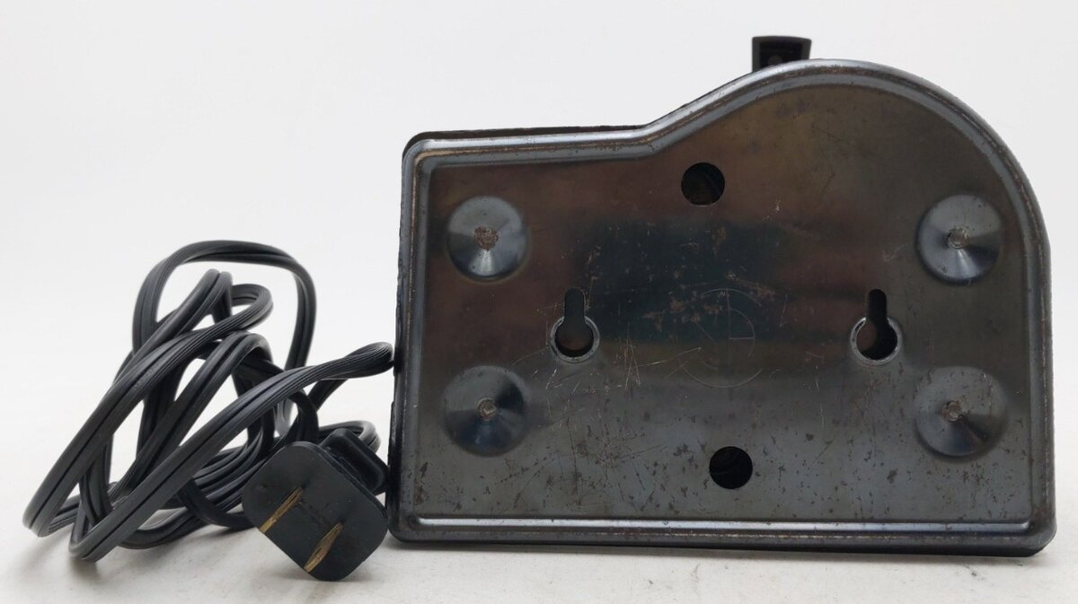 Lionel LW O Vintage Trainmaster 125 Watt Transformer with Whistle VG/Box