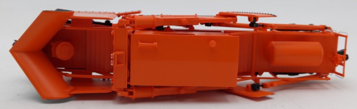 Walthers 920-110109 HO Scale BNSF Jordan Spreader #972665