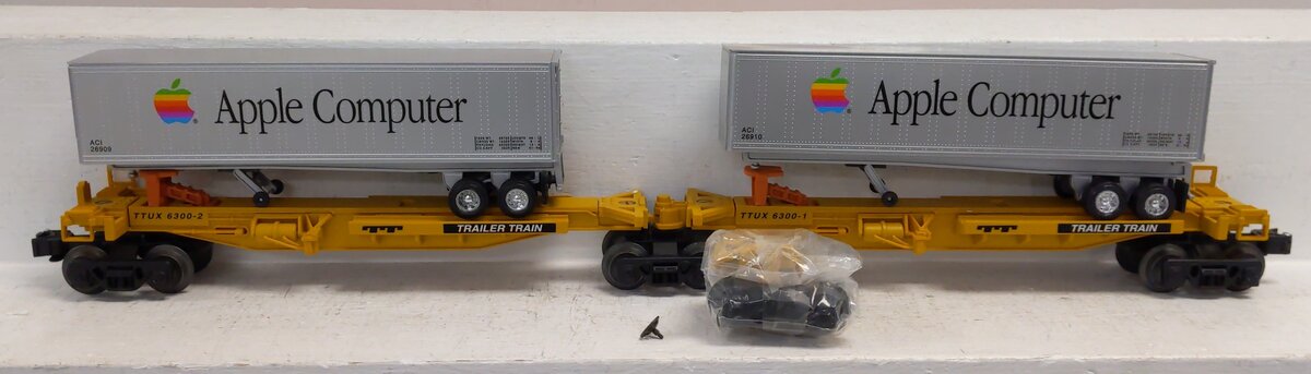 Lionel 6-26908 O Gauge T.T.U.X. Flatcars w/Apple Computer Trailers
