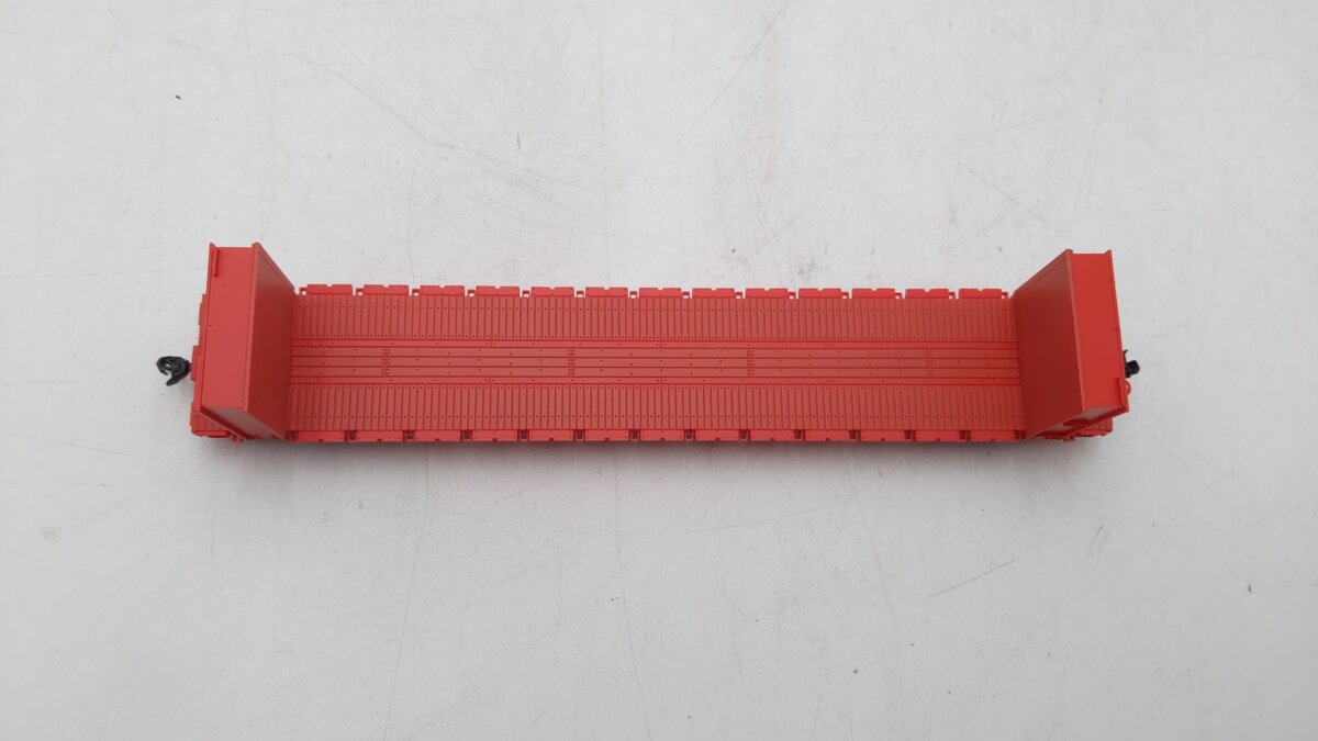 Walthers 910-5838 HO CP RTR 60' Pullman-Standard Bulkhead Flatcar #304666
