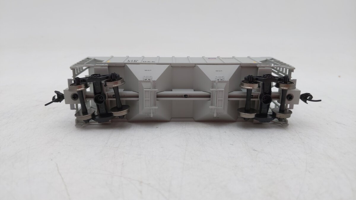 Walthers 910-7969 HO Union Pacific 2-Bay Covered Hopper #218066