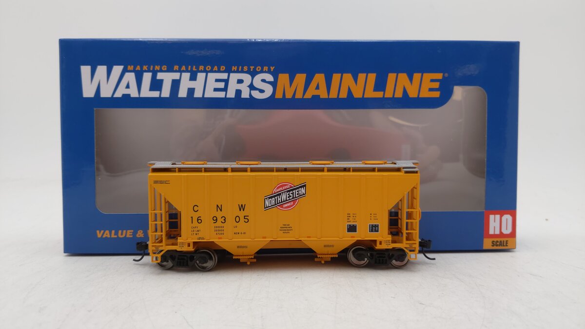 Walthers 910-7957 HO Chicago & North Western 2-Bay Covered Hopper #169305