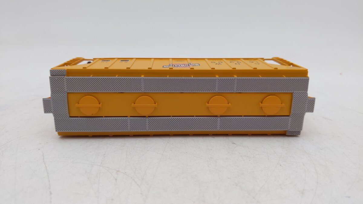 Walthers 910-7957 HO Chicago & North Western 2-Bay Covered Hopper #169305