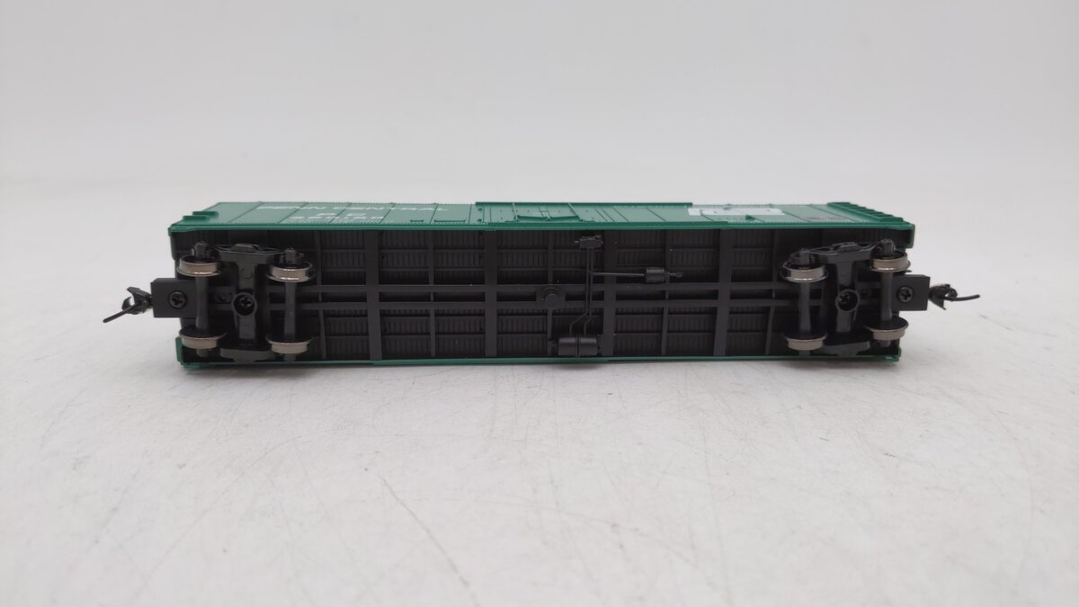 Walthers 910-2820 HO Penn Central 50' PC&F Insulated Boxcar #360190