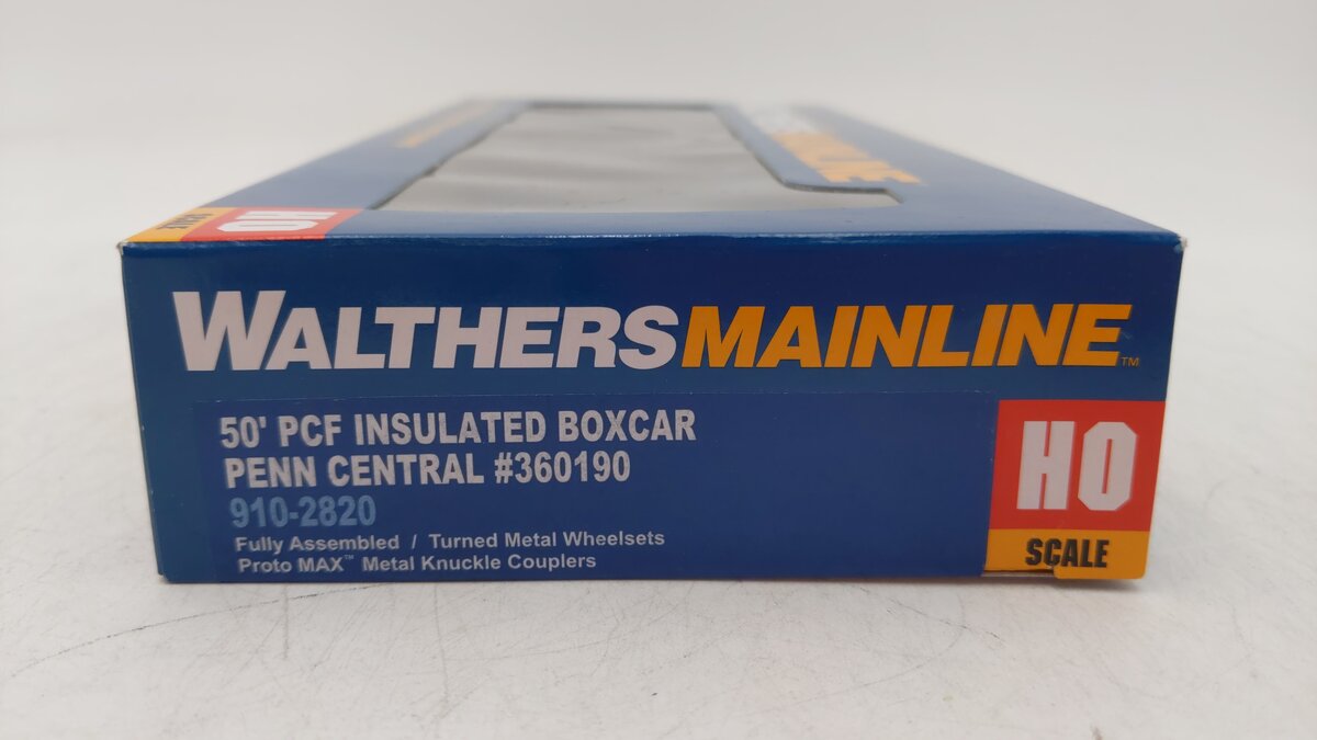 Walthers 910-2820 HO Penn Central 50' PC&F Insulated Boxcar #360190