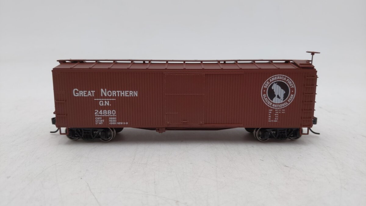 Walthers 910-2922 HO Canadian National 60' High Cube Boxcar #793900