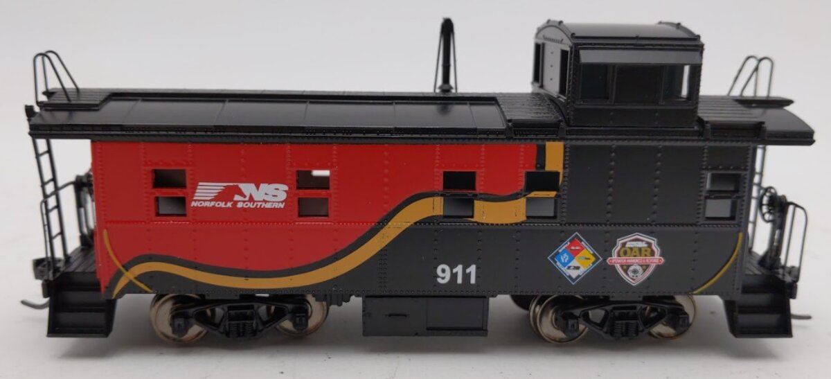 MTH 85-77013 HO Scale Norfolk Southern "First Responders" Steel Caboose #911