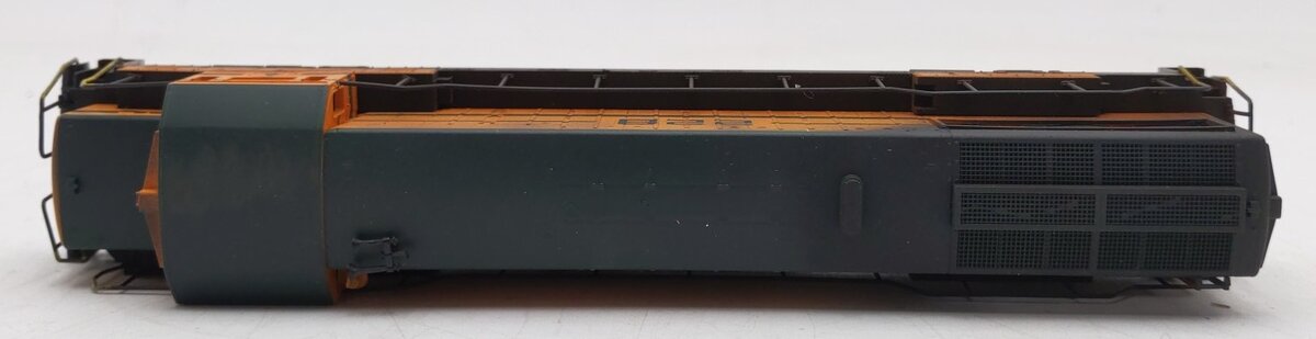 Stewart 7402 HO MC GE U25B Phase IV Powered Diesel Locomotive #228 -Custom EX/Box